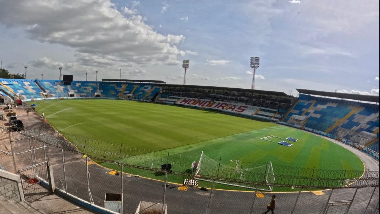 Estadio Nacional Chelato Uclés se embellece para el inicio del torneo Apertura 2024-25