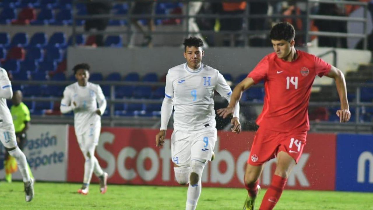 Honduras rescata el empate ante Canadá con un Roberto Osorto inspirado
