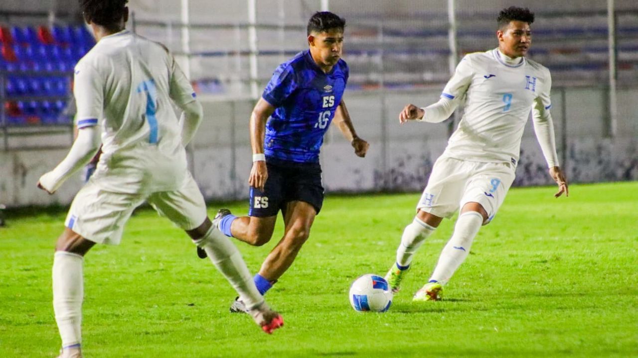 Honduras goleó a El Salvador en una brutal remontada en el Premundial Sub20