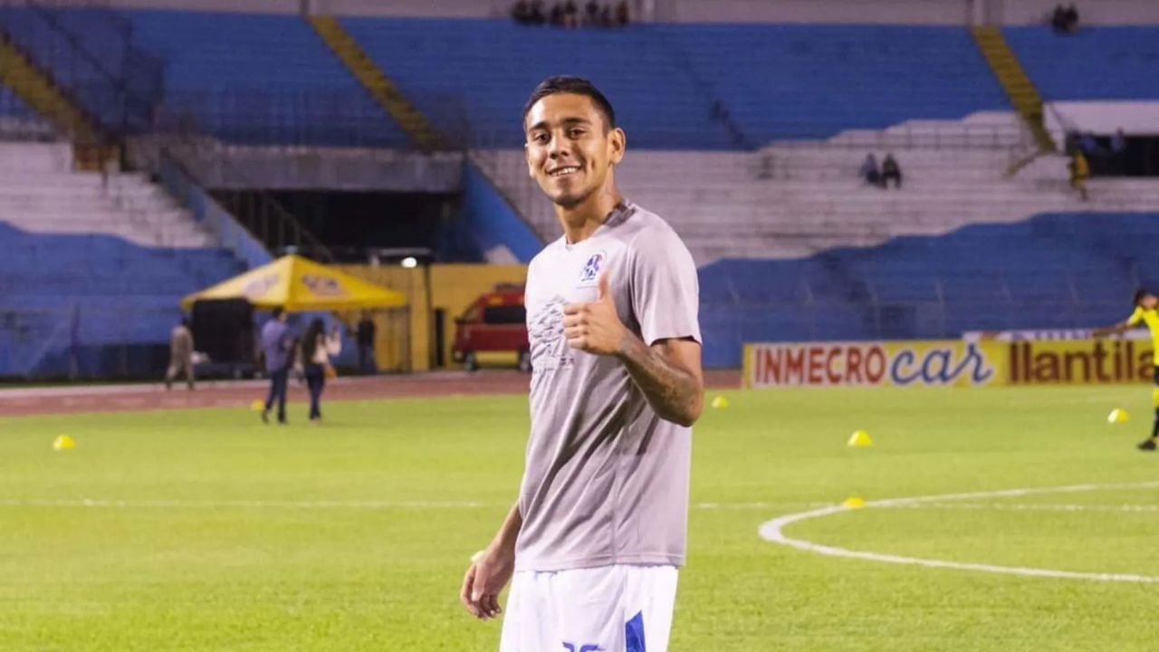 Mayron Flores recibe respuesta final del Victoria previo al Apertura 2024-25