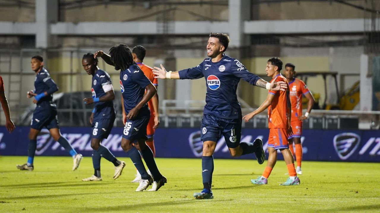 Motagua golea a Lobos UPN en noche inspirada de los hermanos Auzmendi