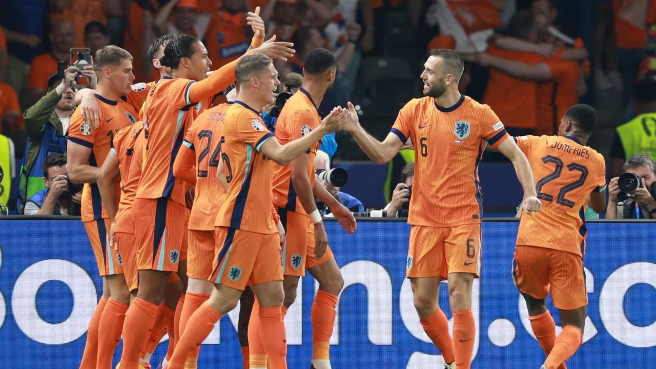 Países Bajos remontó ante Turquía y jugará semifinales en la Eurocopa
