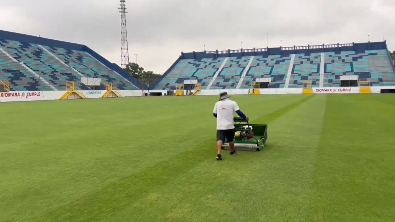 Estadio Morazán presume nuevos avances en su nueva grama híbrida