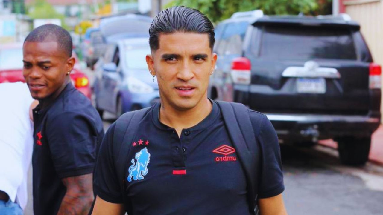 Michaell Chirinos no descarta su salida del Olimpia y deja consejo al Choco Lozano