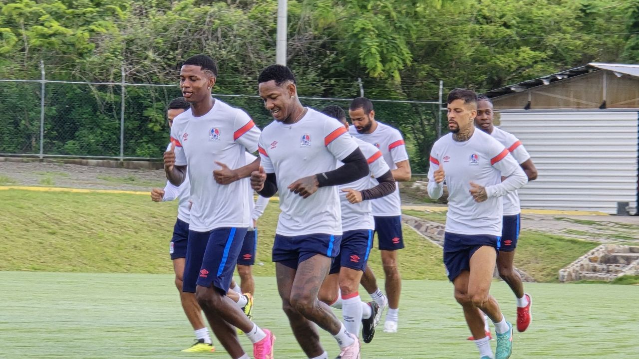 Romell Quioto entrena con el Olimpia mientras define su futuro