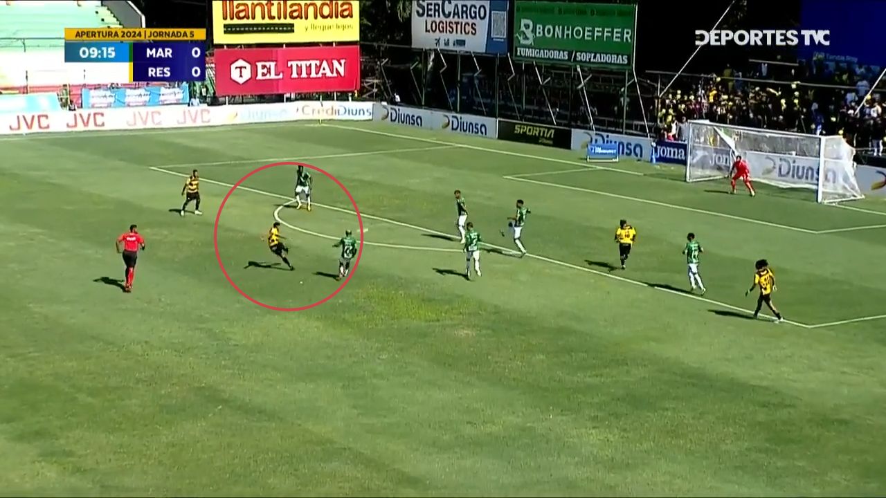 Brayan Moya abre el Clásico Sampedrano con golazo desde fuera del área
