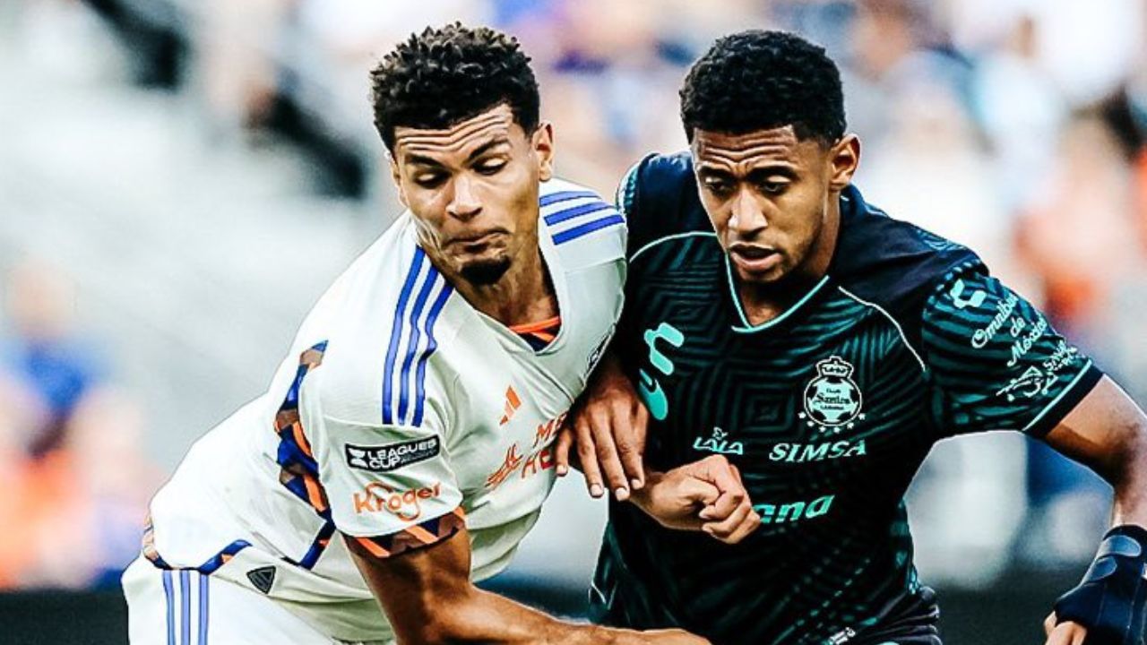El gesto del Choco Lozano con compañero del Santos tras eliminación en la Leagues Cup