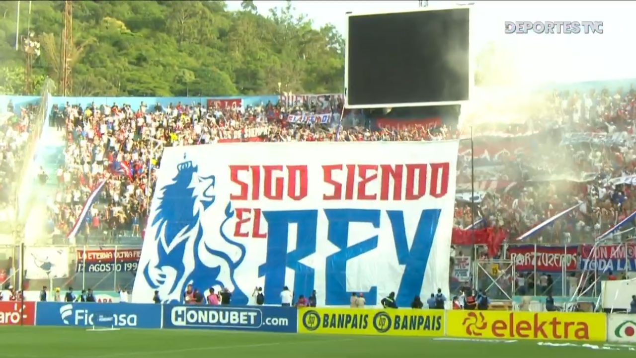 El imponente tifo de la afición del Olimpia para el Clásico Capitalino