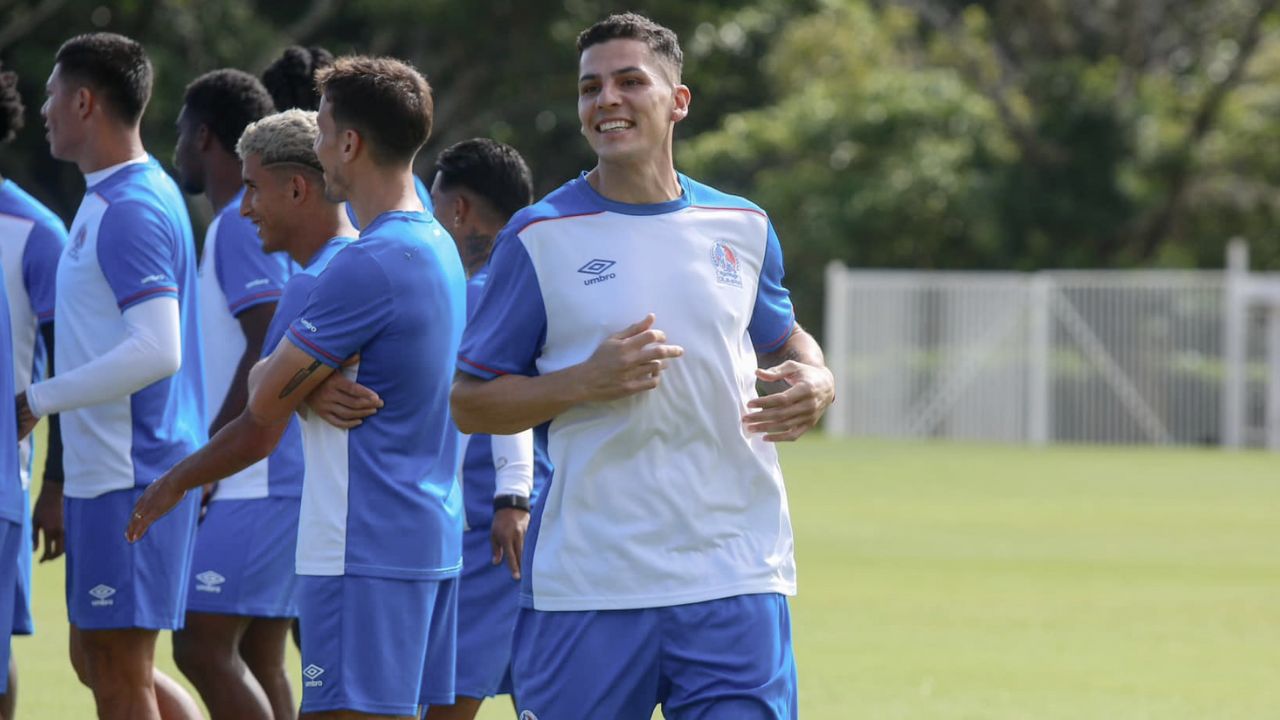Pedro Troglio toma decisión con Oliver Benítez en la Copa Centroamericana