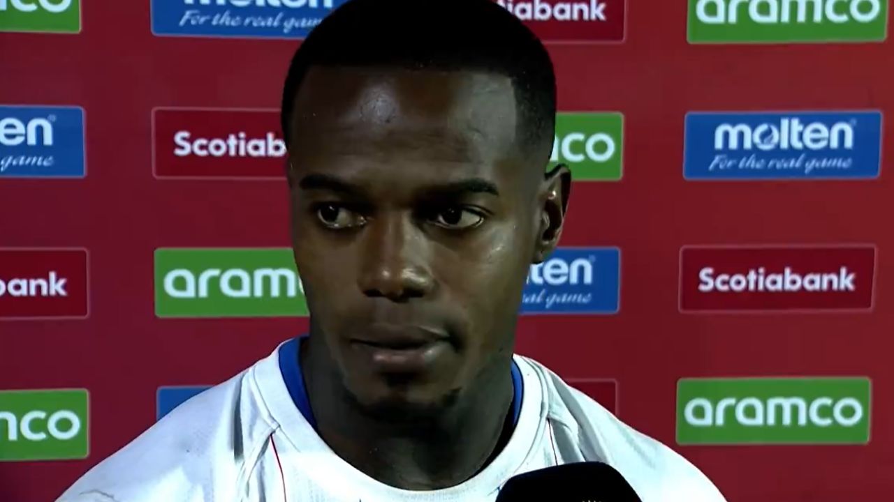 Edwin Solano muestra su frustración tras quedar eliminado con Olimpia pese a su gol
