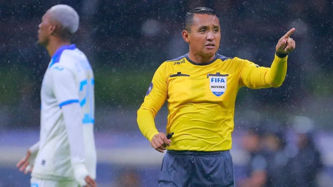 Iván Barton se reencuentra con futbolista hondureño tras el amargo pasado en el Azteca