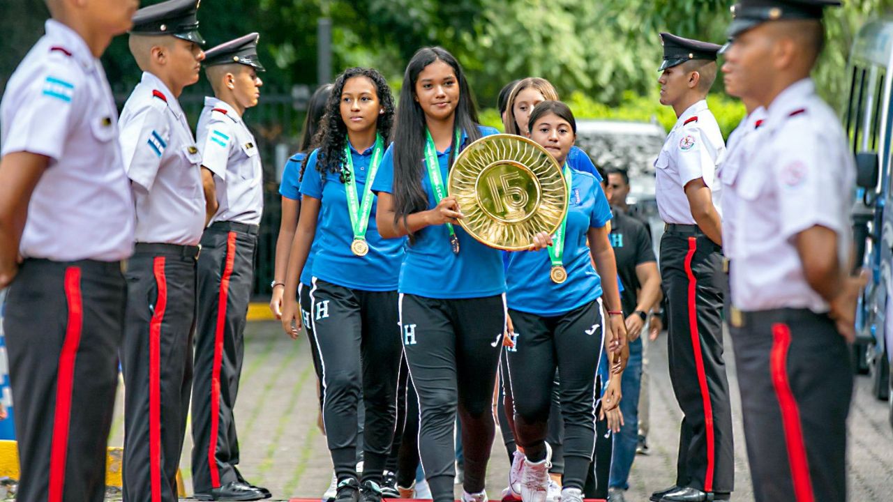 Futbolistas hondureñas recibirán una casa de regalo tras coronarse en torneo Sub-15 de Concacaf