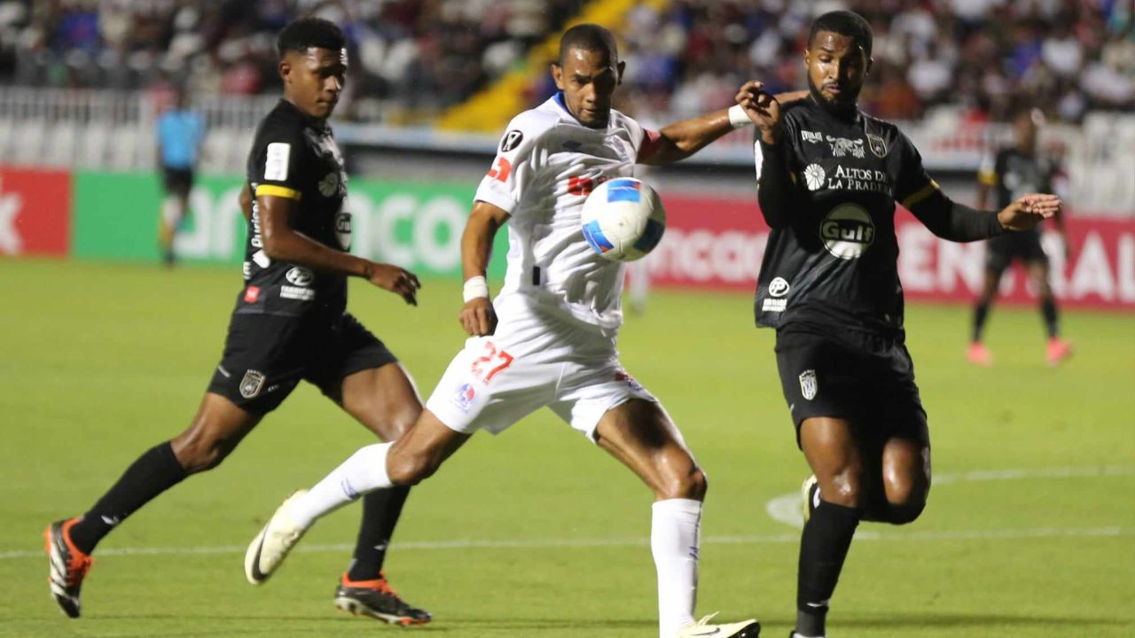 Olimpia se estrena con goleada ante el CAI en la Copa Centroamericana
