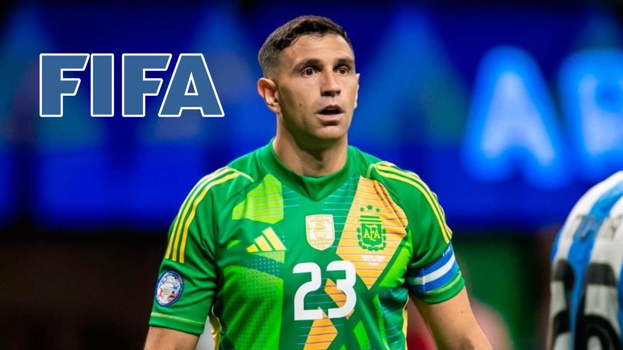 Dibu Martínez recibirá un duro castigo de parte de la FIFA