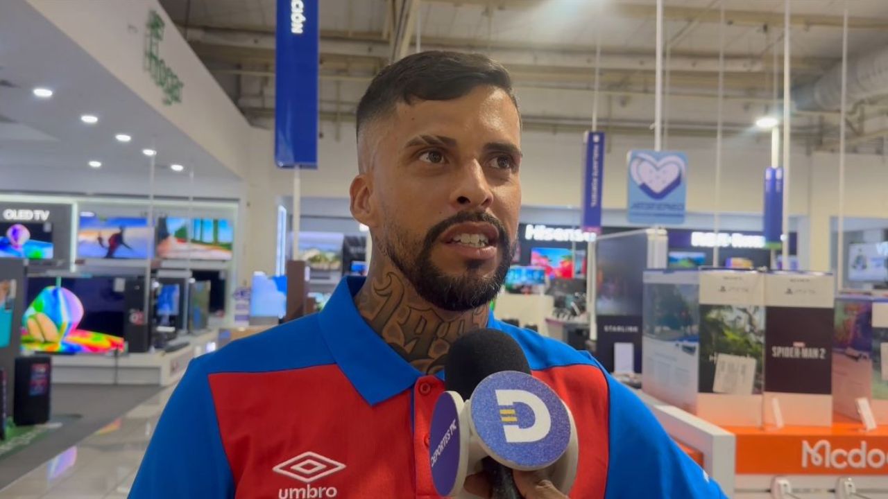 Gabriel Araujo expone lo que en realidad ocurre en el camerino del Olimpia