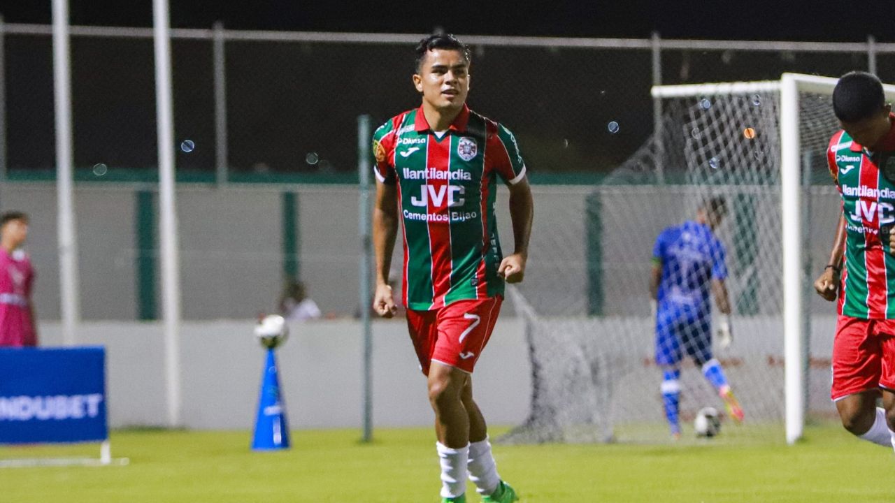 Marathón vence in extremis al Génesis y recupera terreno en la tabla