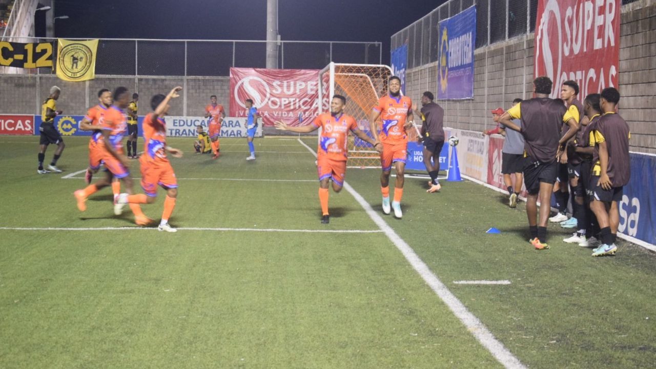 Lobos UPN frena al Real España y se cuela entre los mejores del torneo