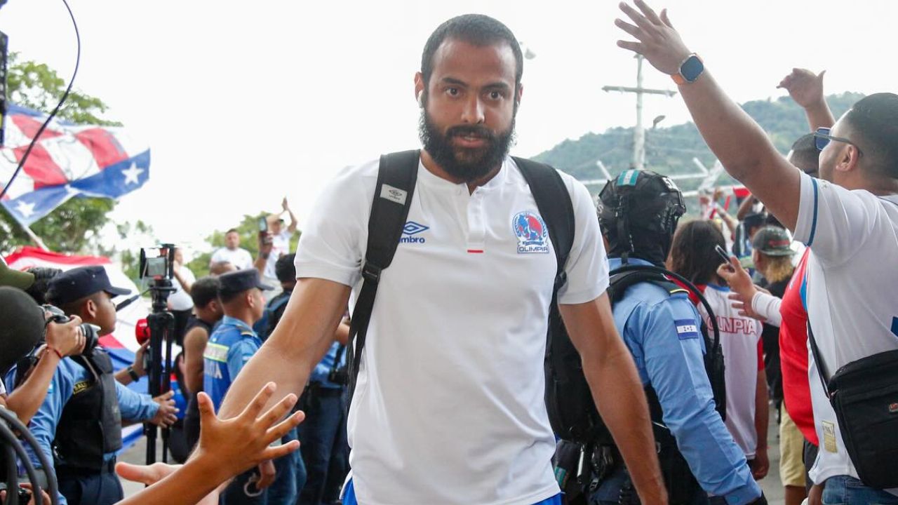 Edrick Menjívar hace petición a críticos del Olimpia
