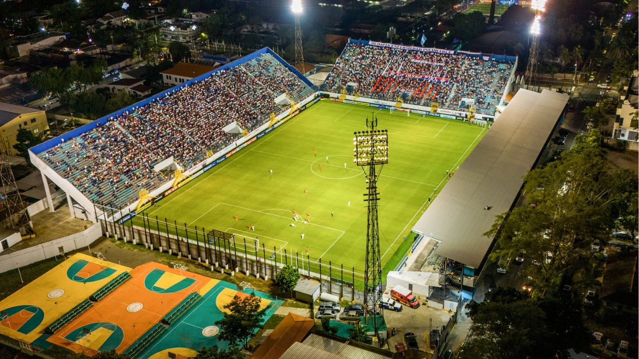 Revelan cuántos aficionados asistieron al Olimpia vs Lobos UPN en el Morazán