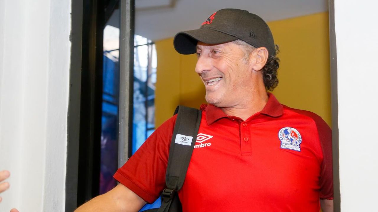 Pedro Troglio envía un mensaje a los que tratan de desestabilizar al Olimpia