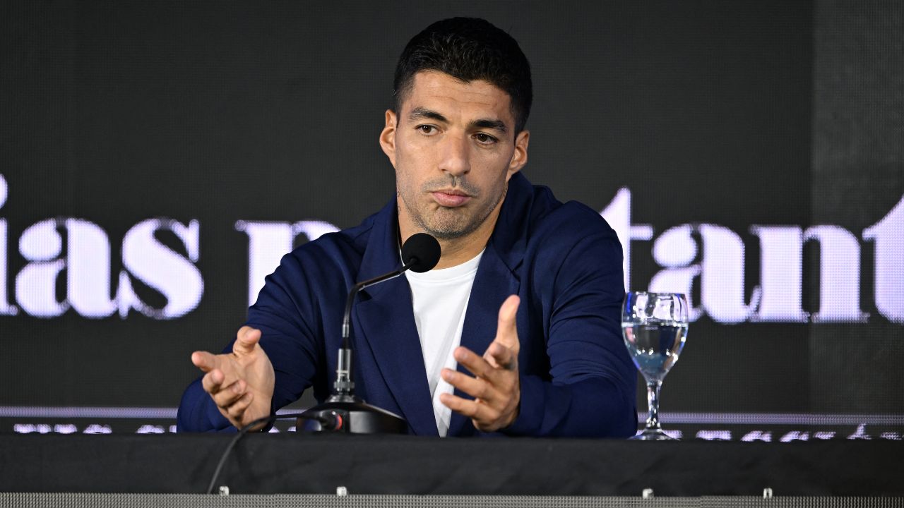Luis Suárez anuncia su retiro de la selección de Uruguay tras 17 años