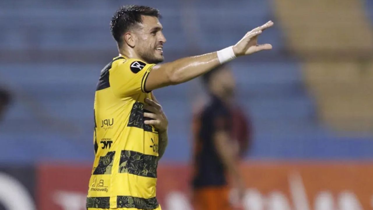 Ramiro Rocca se olvida de Municipal y es presentado con su nuevo equipo