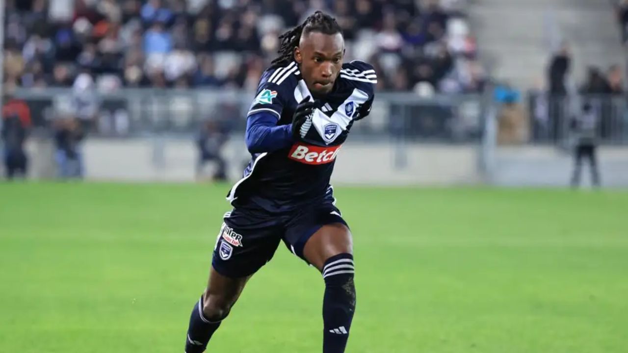 Alberth Elis sorprende y es captado en partido amistoso previo a su regreso