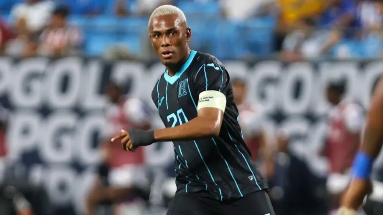 Deybi Flores se entrena con club hondureño tras terminar la temporada con el Toronto FC