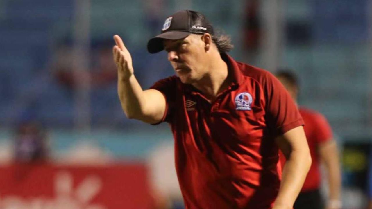 Gustavo Reggi explota tras conocer la fecha en que se jugaría la Gran Final