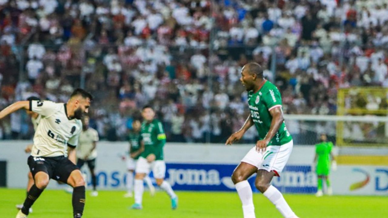 Juan Anangonó responde ante la falta de gol con el Marathón en el Apertura 2024