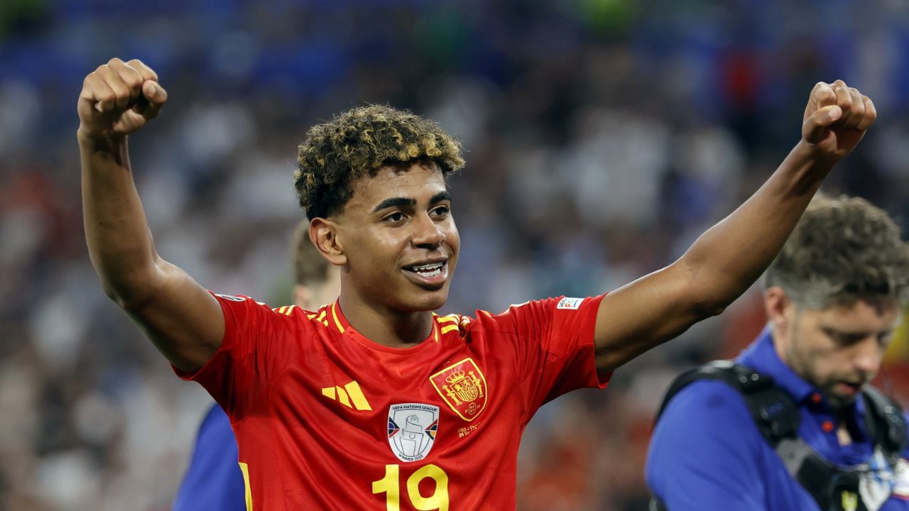 Lamine Yamal se convierte en el futbolsita más caro de España