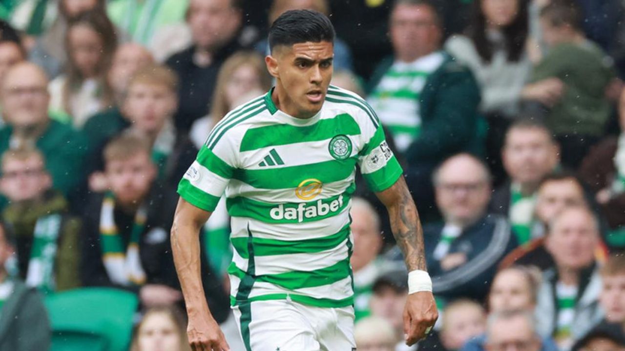 Luis Palma vuelve a ser titular con Celtic cinco meses después