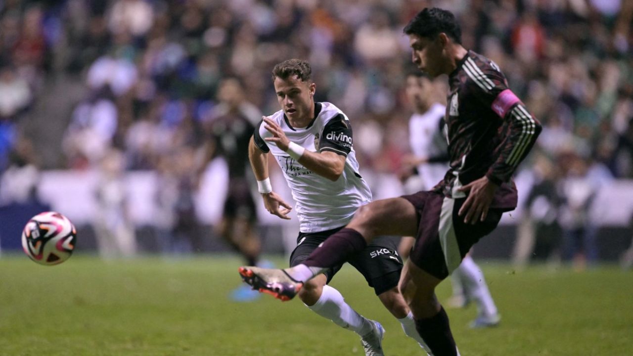 México decepciona ante el Valencia y provoca la furia de su afición