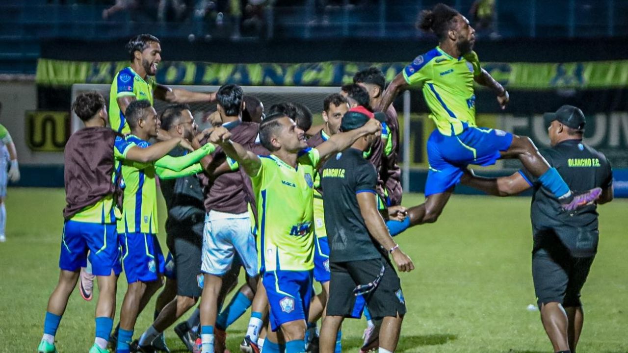 Olancho FC de Primi Maradiaga toma forma y despedaza a los Lobos UPN