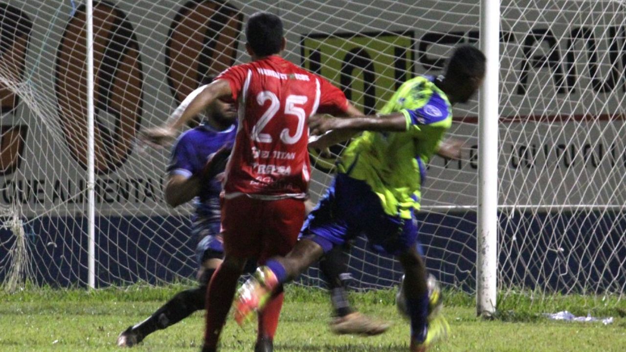 Olancho FC logra rescatar el empate ante Real Sociedad en Juticalpa