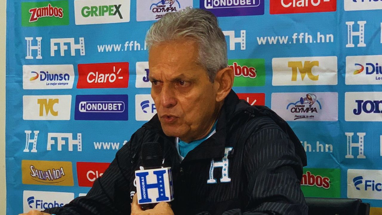 Reinaldo Rueda y su enojo por pregunta sobre la ausencia de un legionario