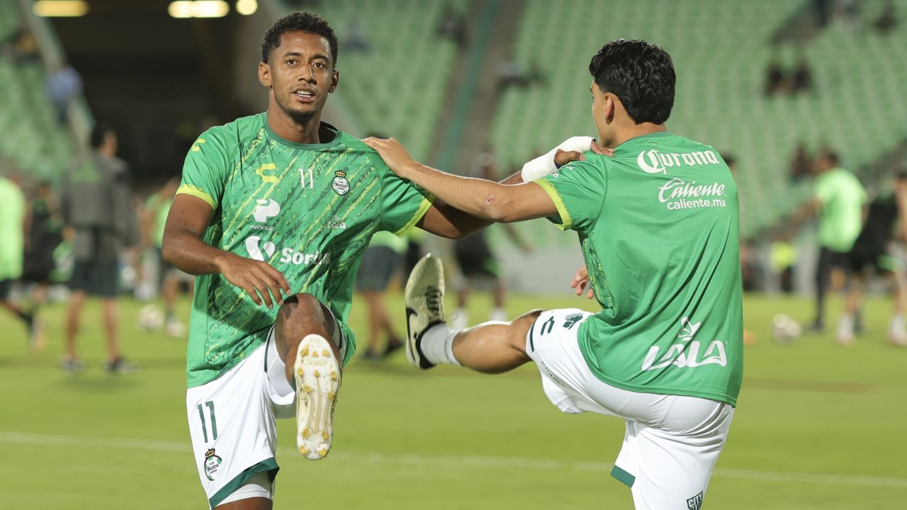 Santos propina detallazo con el Choco Lozano previo al juego vs América