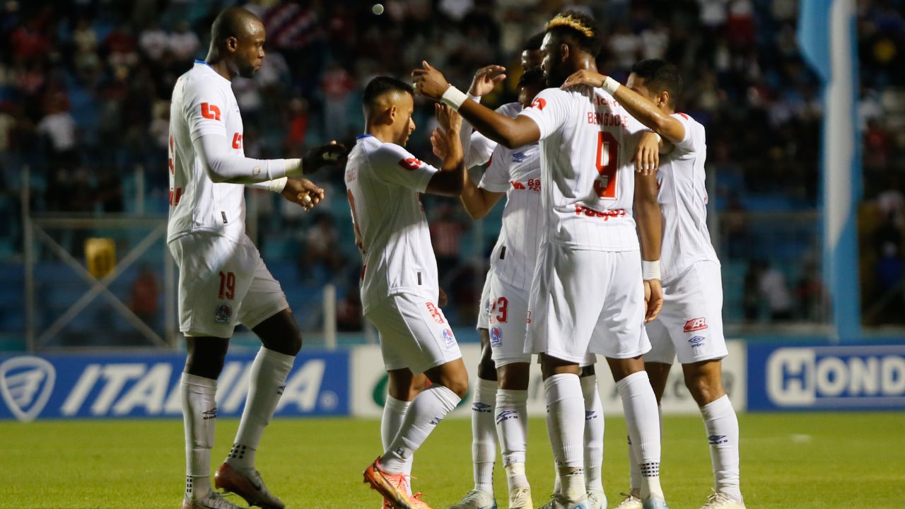 Olimpia adelanta al próximo jugador que se convertiría en legionario
