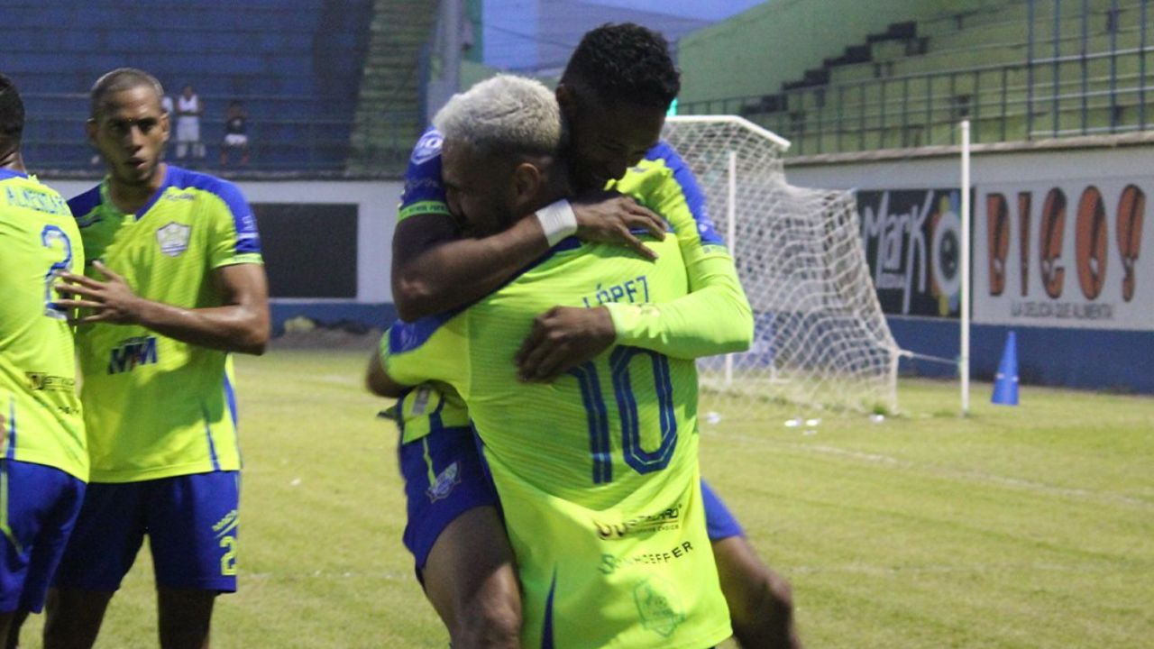 Olancho FC golea al Victoria y recupera su memoria con el Primi Maradiaga