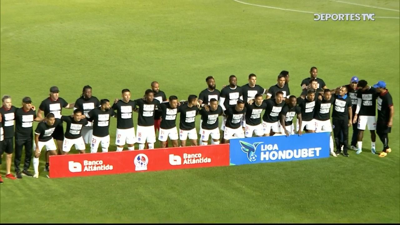 Olimpia se luce con homenaje dedicado a Demetri Gordon en el estadio Nacional