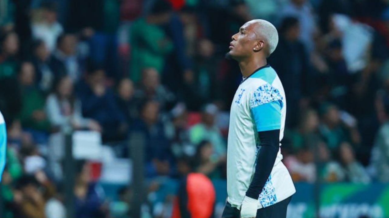 Deybi Flores confiesa lo que se dijo en el camerino de Honduras tras la goleada de México