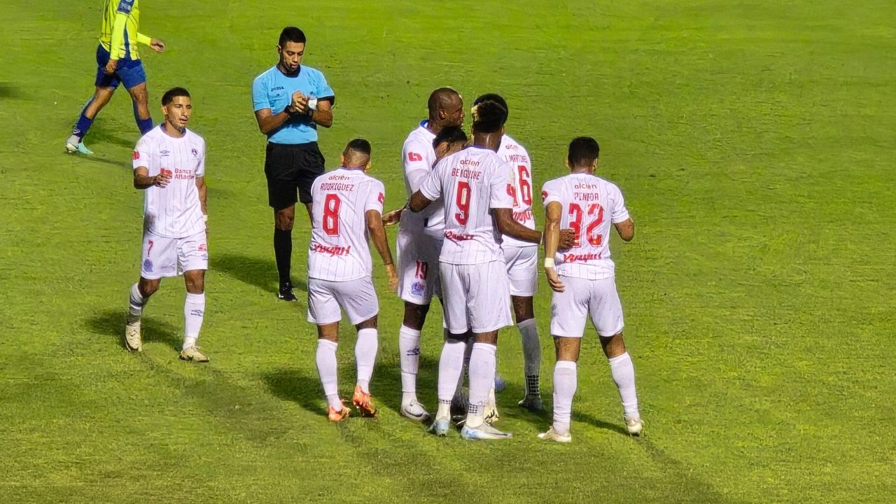 Olimpia vapuleó al Olancho FC y se queda con el liderato del torneo Apertura 2024