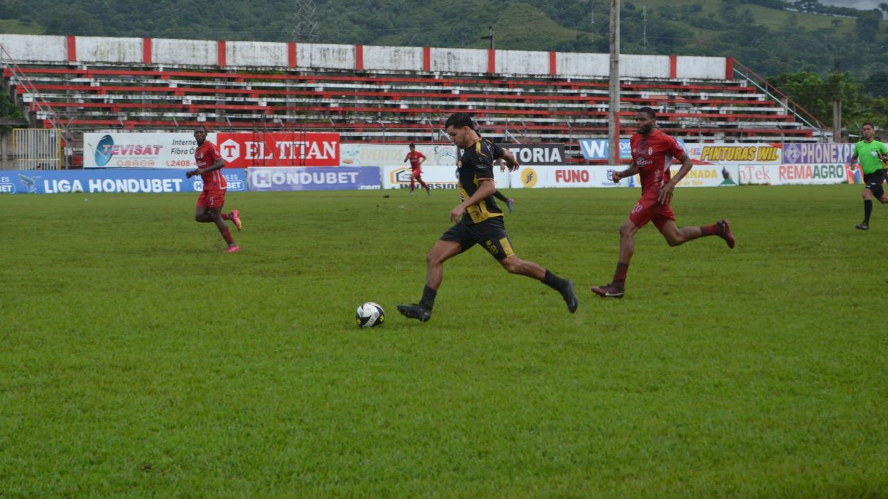 Génesis FC conquista a la Real Sociedad y lo hunde más en la tabla