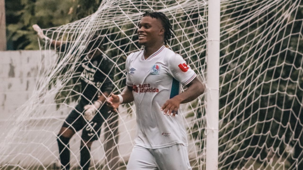El último gol de Demetri Gordon con Olimpia antes de su lamentable fallecimiento