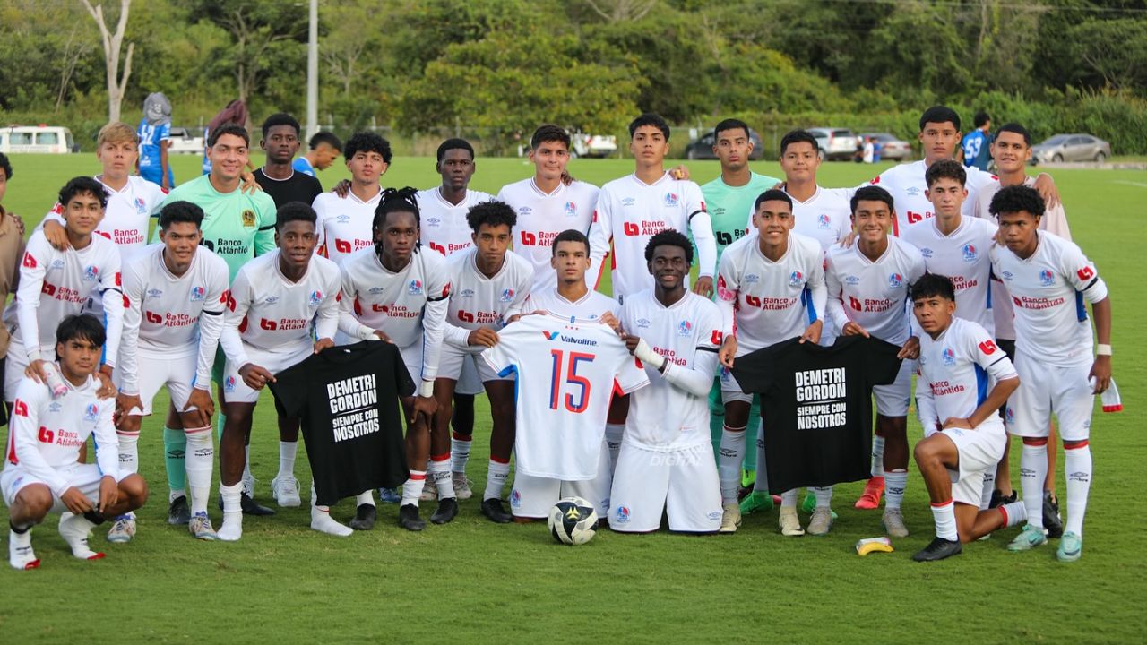 Reservas del Olimpia dedican triunfo a Demetri Gordon