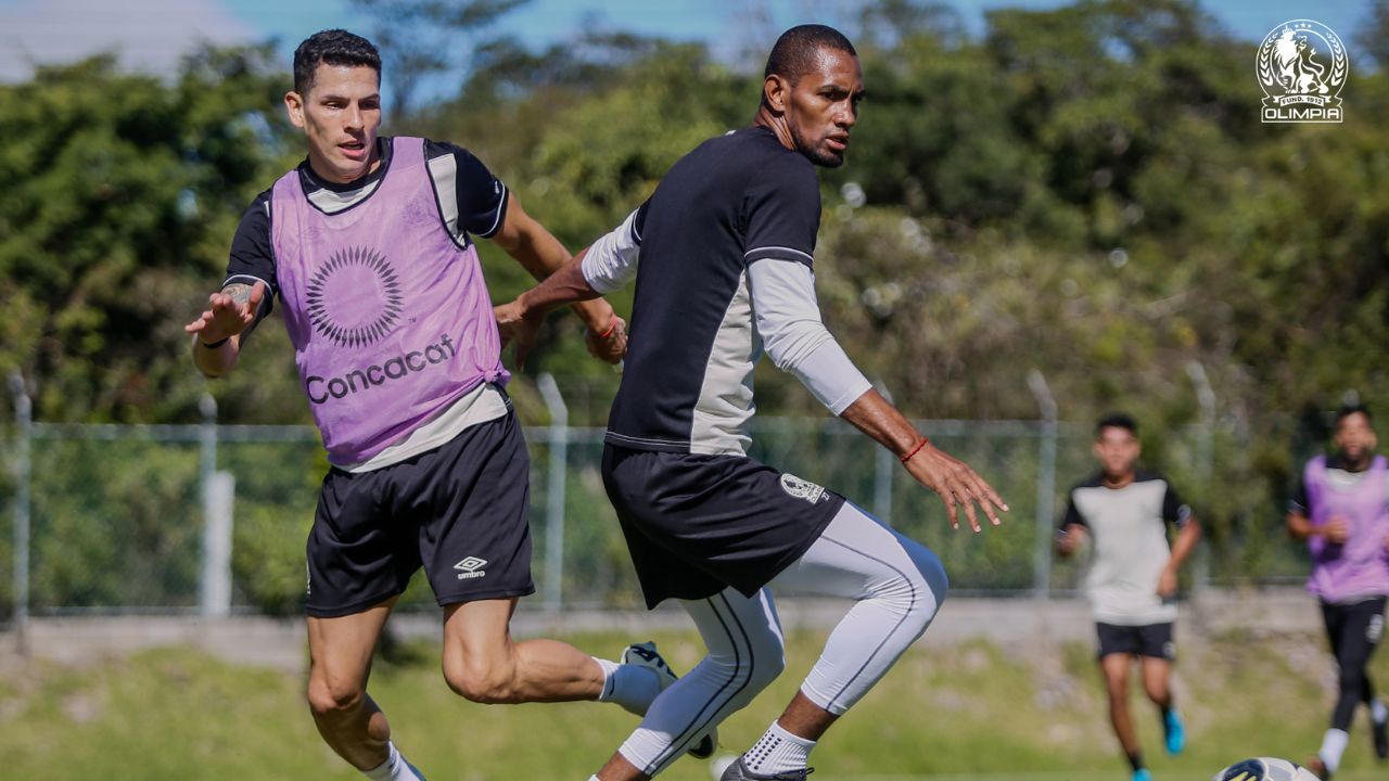 Jerry Bengtson define su futuro en el Olimpia y da la bienvenida al nuevo técnico