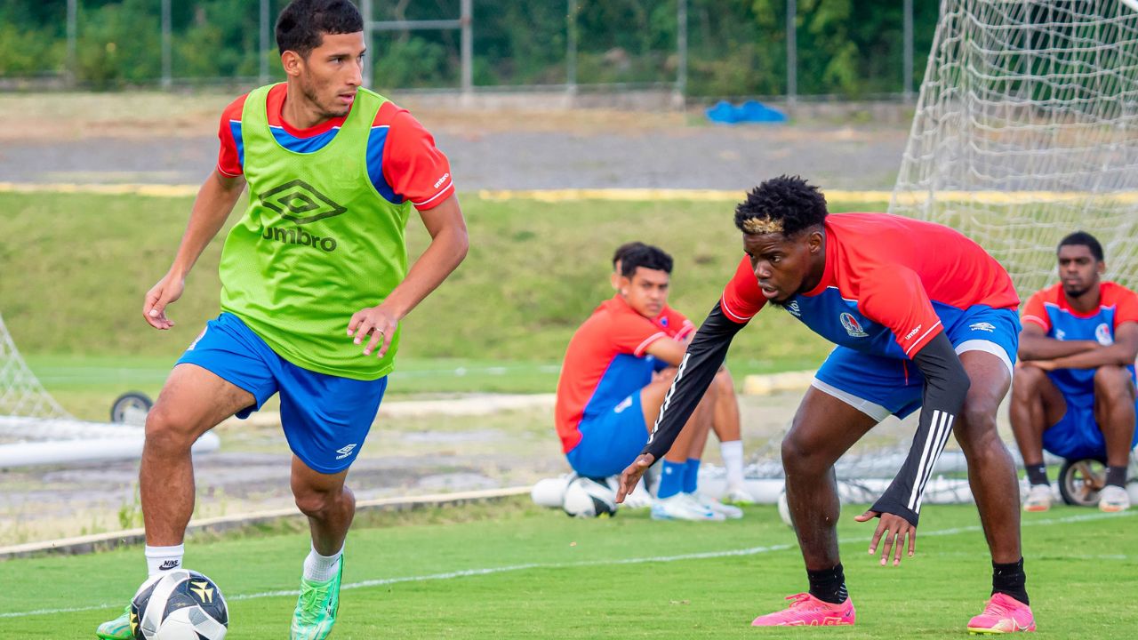 Olimpia se quedaría sin uno de sus defensas previo a la llegada de Eduardo Espinel