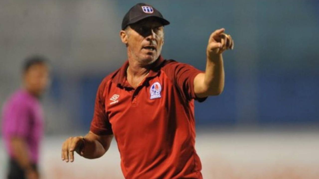 Pedro Troglio habla sobre la posibilidad de fichar futbolistas hondureños en Argentina