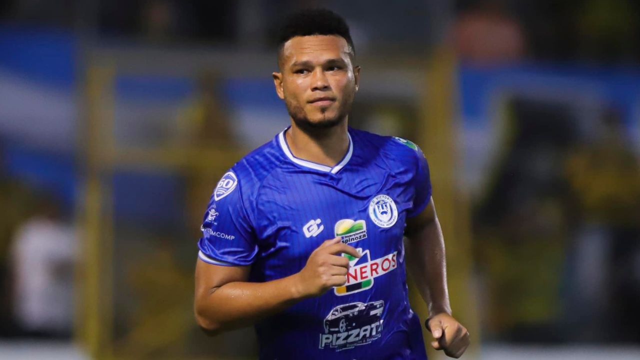 Rolando Blackburn define su futuro con el Victoria tras el torneo Apertura 2024