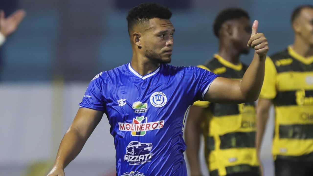 Rolando Blackburn se olvida de Victoria y ficharía con este club para el 2025